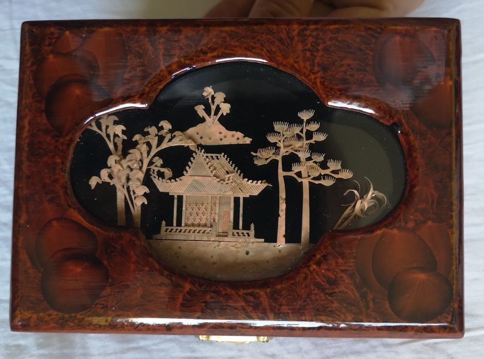 Nowa piękna chińska szkatułka na biżuterię z obrazem z korka