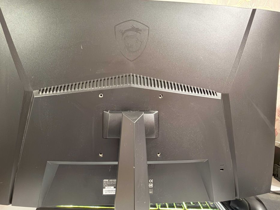 Монітор MSI G27C4X