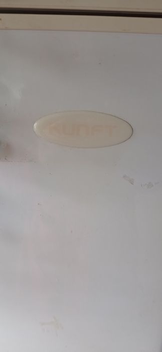 Vendo frigorífico, está fechado há algum tempo, penso que ainda funcio