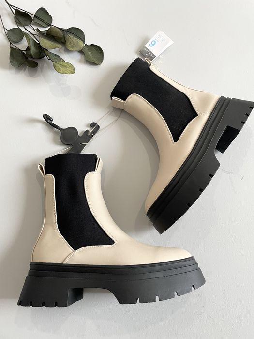 Нові Ботінки кросівки