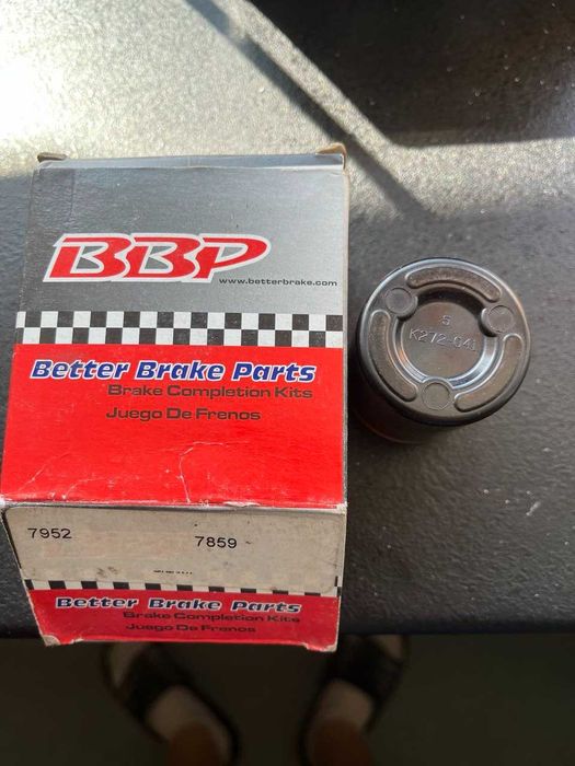 Запчастини гальмівної системи супортів Chrysler 300C Jeep Dodge