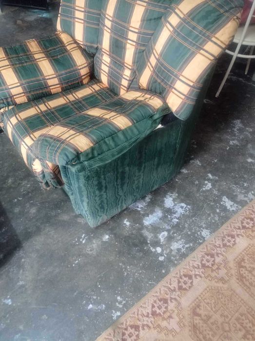 Conjunto Mesa e Sofas