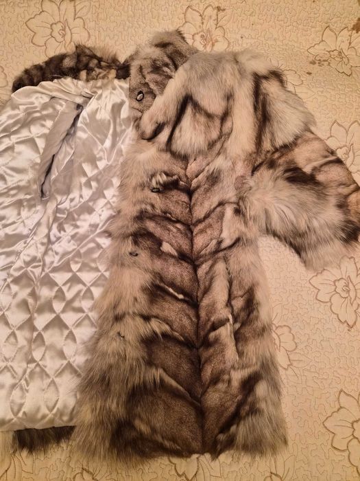 Шуба-шубка натуральна (хутро песець)