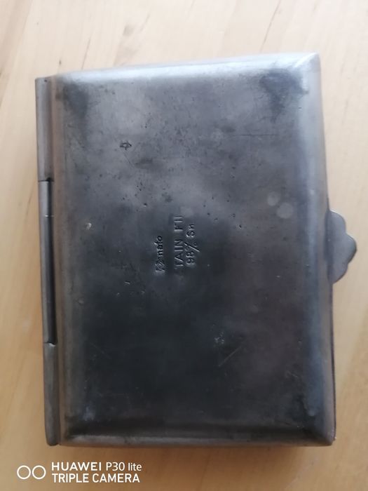 Cigarreira de mesa em estanho