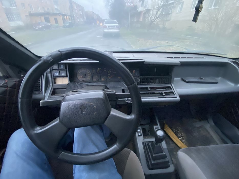 Терміново.! Продам Рено 21  1.7 газ/бензин ( можливий обмін )