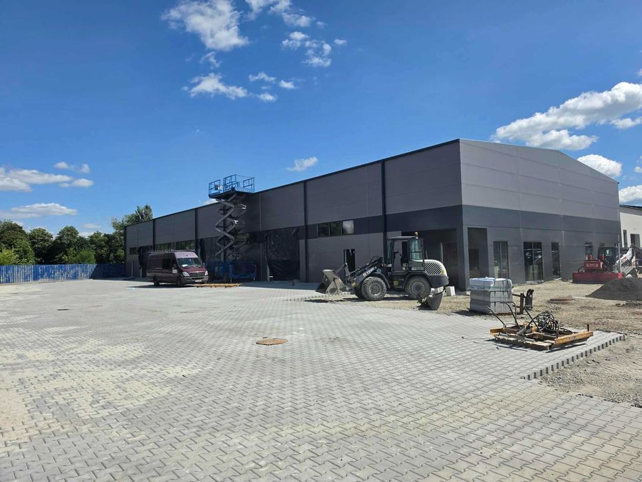 Hala usługowo- magazynowa w klasie D o pow. 1147 m2 z zapleczem biurowym