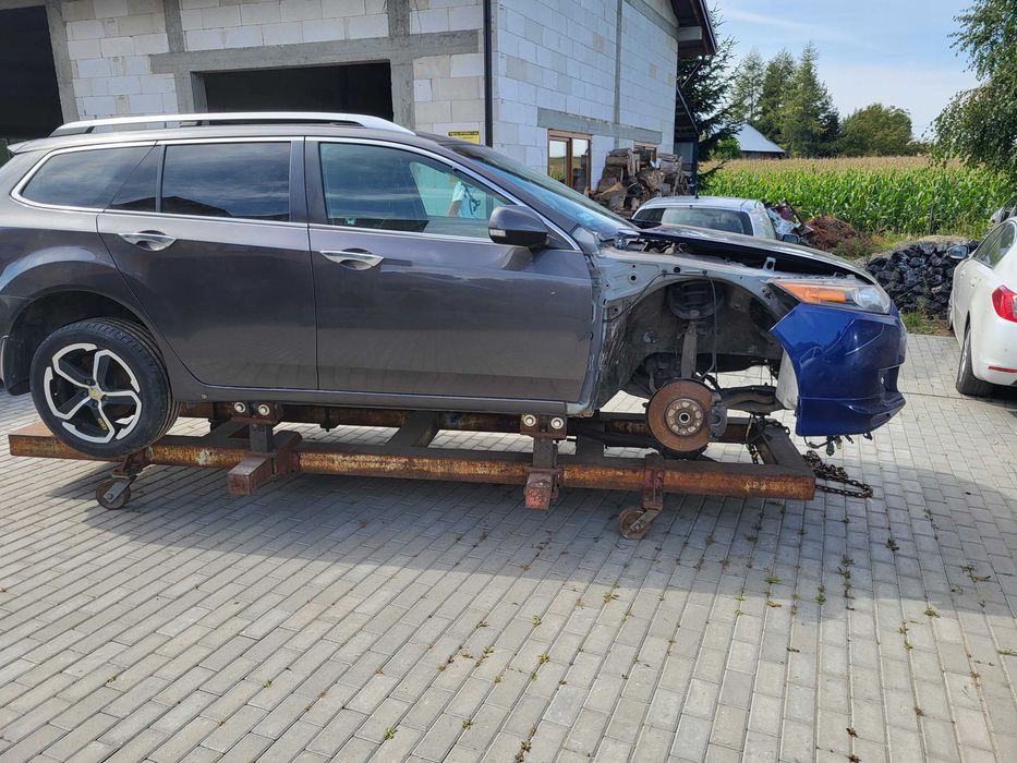 Honda Accord VIII 2.0 benzyna na części lub w całości.