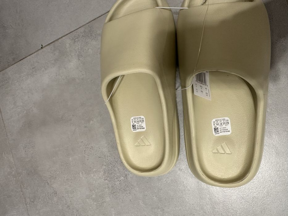 Yeezy slides rozmiar 43 bone