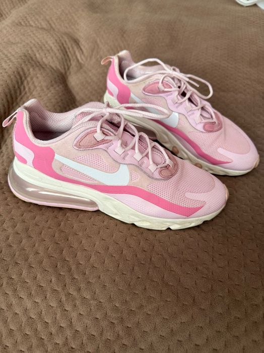 Кросівки Nike Air Max 270