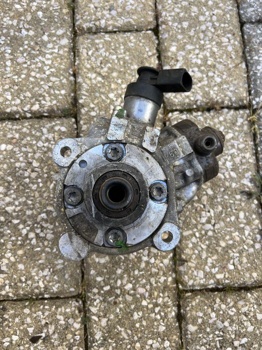 Bomba injetora diesil bosch 0 445 010 517 BMW 520d
