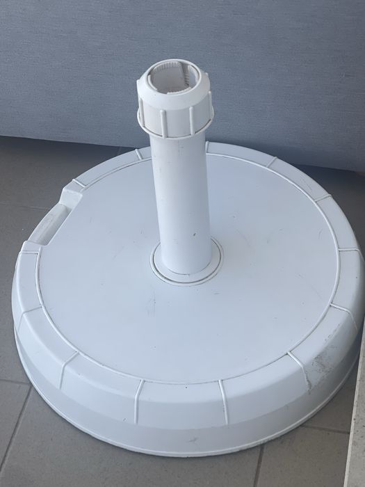Base para chapéu de sol 18 kg em cimento – como nova