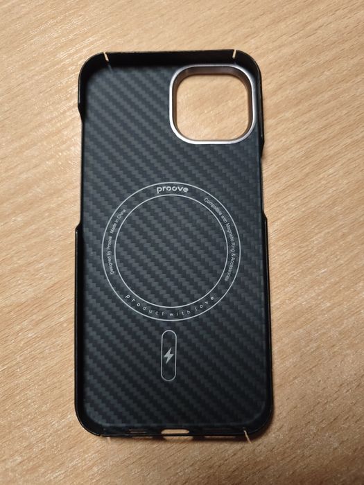 Чохол на iPhone 13, карбоновий