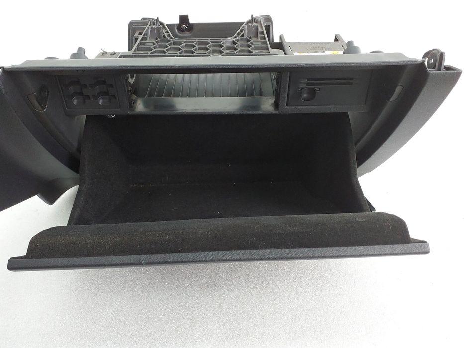 Porta luvas VOLKSWAGEN Golf VII (5G1, BQ1, BE1, BE2)