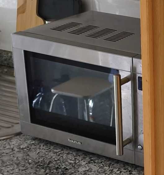 Microondas Taurus LuxusTronic