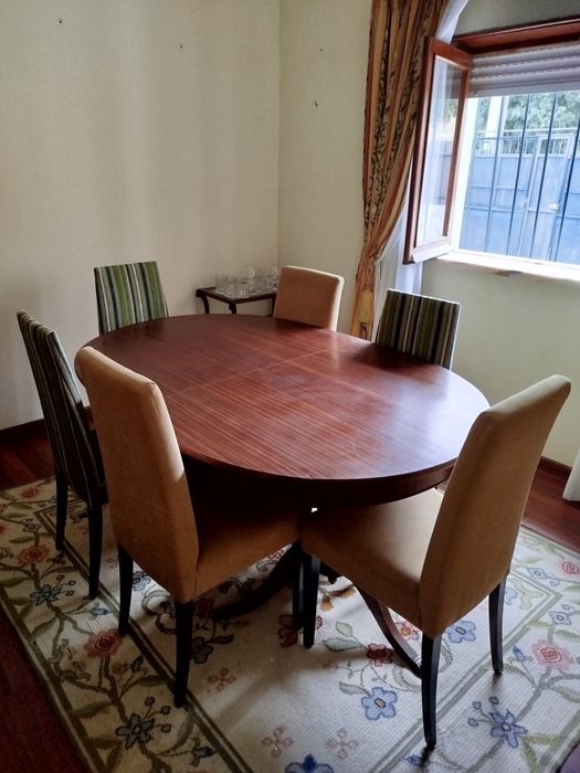 Conjunto de sala de jantar clássica