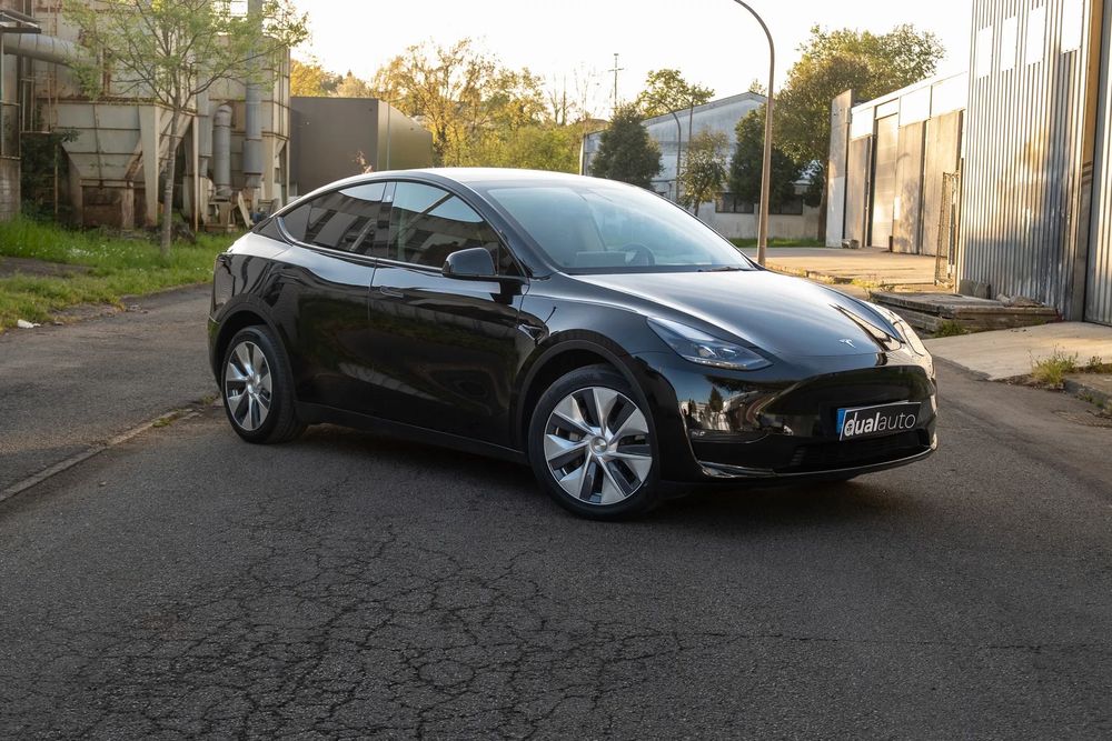 Tesla Model Y Long Range Dual Motor AWD
