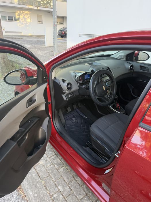 Carro aveo impecavel