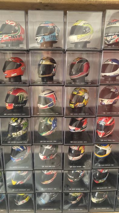Miniaturas Capacetes MotoGP Arai Shoei AGV Suomy