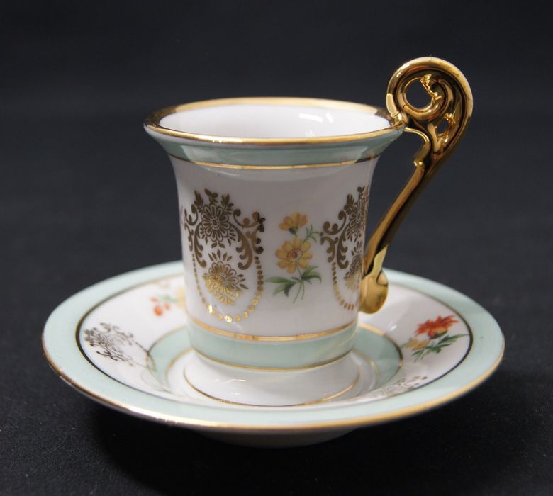 Filiżanka stara porcelana bogato zdobiona sygnowana
