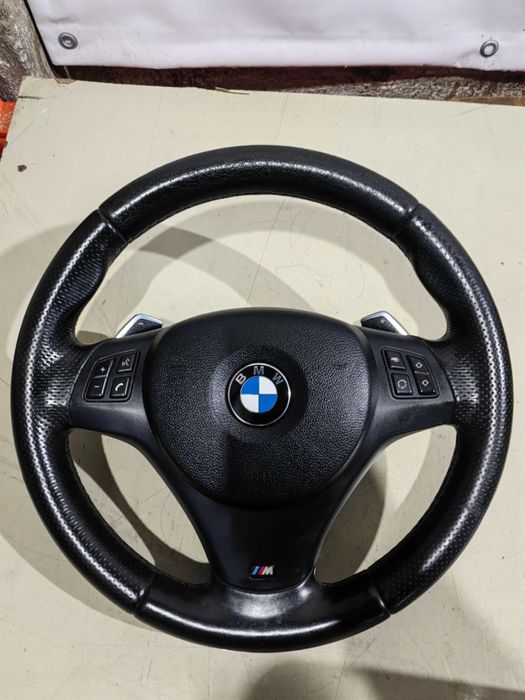Volante Pack M com patilhas BMW serie 1 e 3 E81/82/87/88/E90/91/92