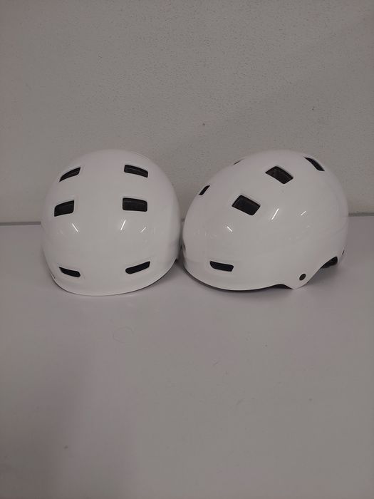 2 capacetes de Skate