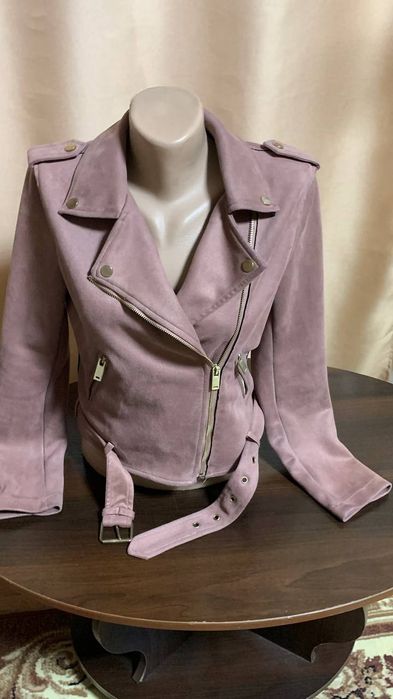 Жіноча косуха пудрового кольору