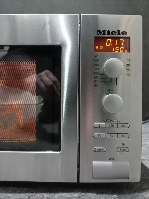 Мікрохвильовка Miele M 8201-1