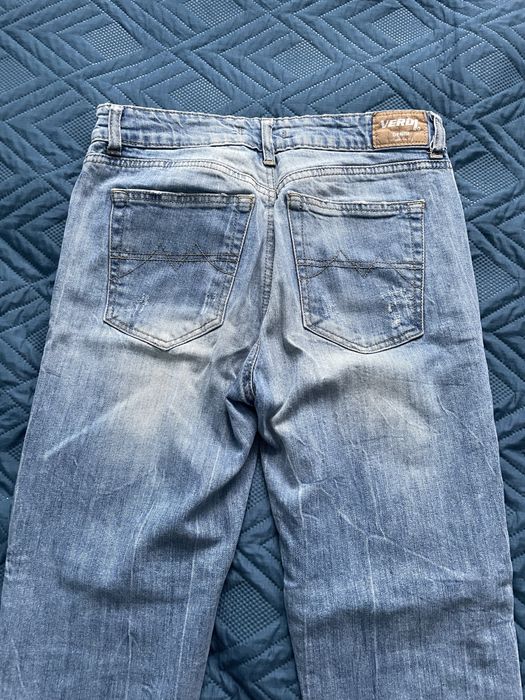 Spodnie jeansowe z przetarciami