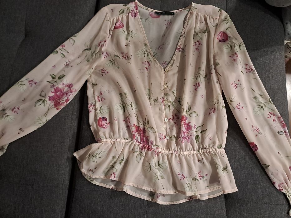 Bluzka w kwiaty Mohito