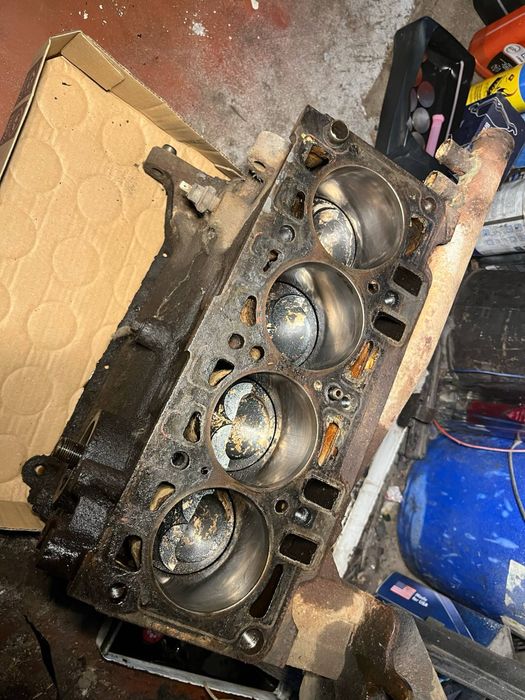 Блок двигуна пеньок Сенс 1.3 таврія 1.3