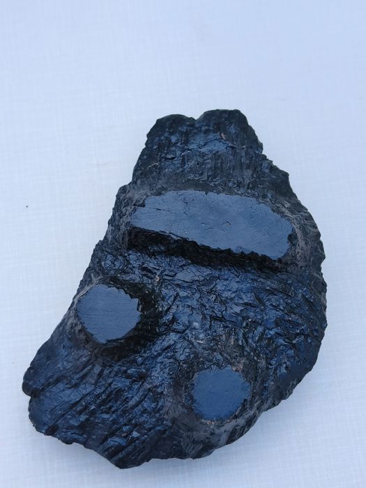 Popielniczka Z Węgla Rzeźbiona W Węglu Popielniczka