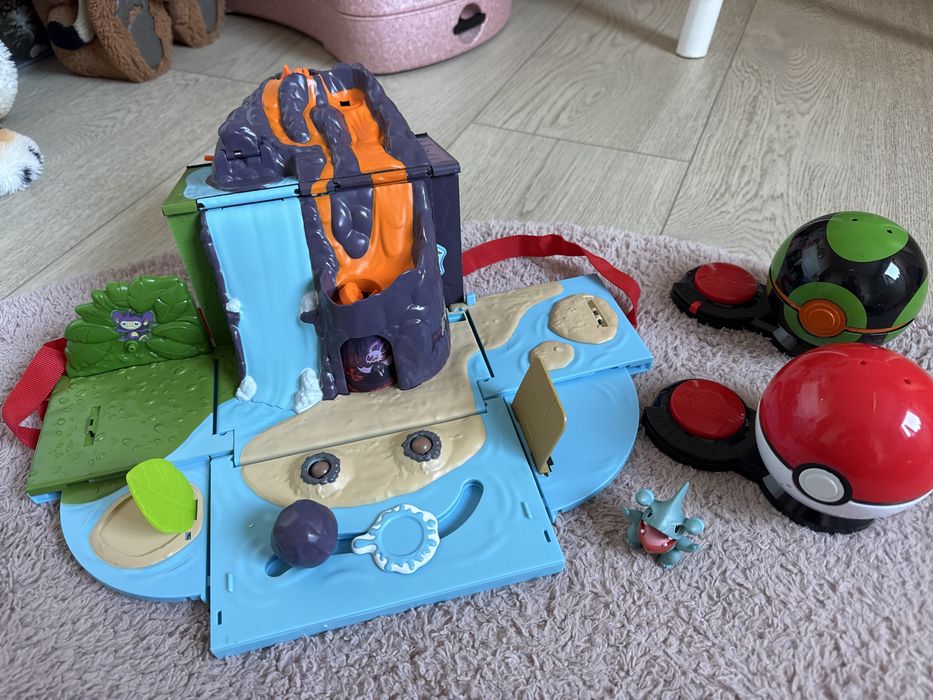 Pokemon zabawki.