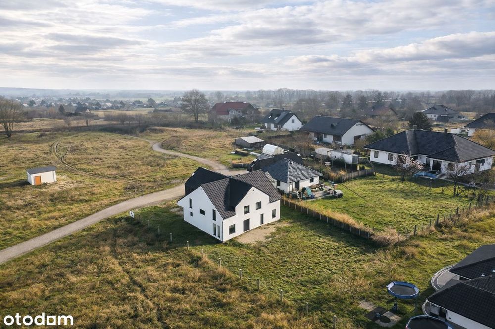 Nowoczesny bliźniak 145m² z dużym ogrodem 4 min od Oleśnicy NOWA CENA!