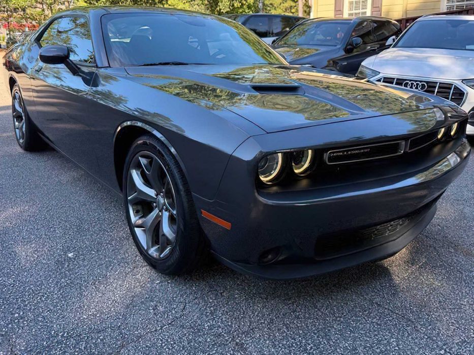 Dodge Challenger      2017