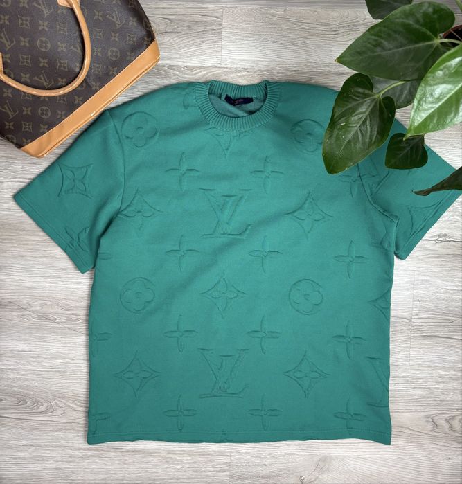 Louis Vuitton zielona koszulka z tłocznym monogramem oversize