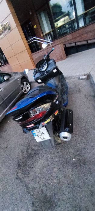 Макси скутер Сузуки 250