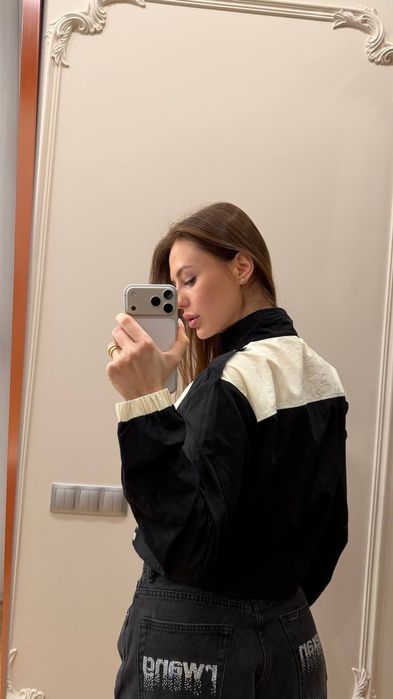 Ветровка женская