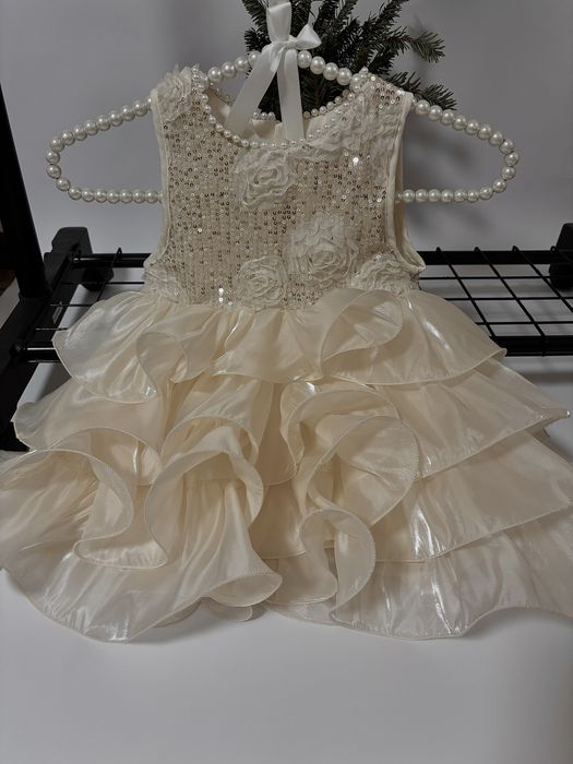 Продам сукню на дівчинку