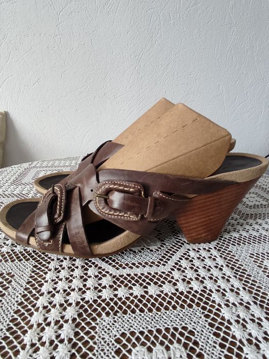 Clarks klapki skórzane  40