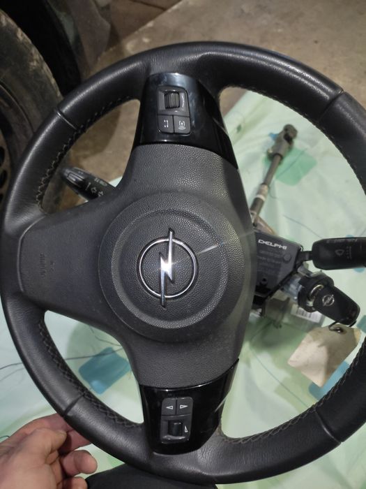 Підсилювач руля, замок запалення, подушка безпеки руль corsa d