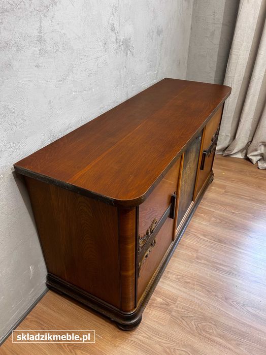 010526 Barek, niska komoda dębowa w stylu art deco.