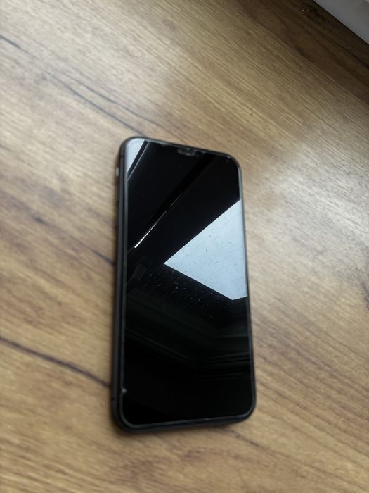 Iphone 11 64gb 81% bateria DOBRY STAN + airpods2