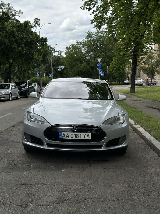 Tesla Model S  75 ( Тесла )