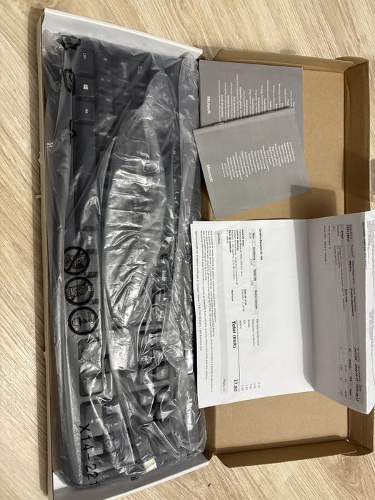Microsoft 600 Multimedia Keyboard463401748267673601