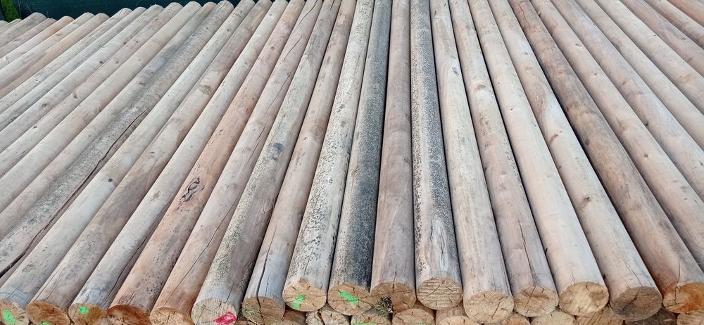 Słupki drewniane okrąglaki wałki palisady