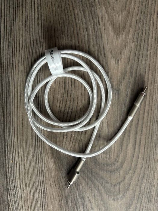 iPhone 11 64 GB White – bardzo dobry stan + 7 etui + kabel Baseus + pudełko