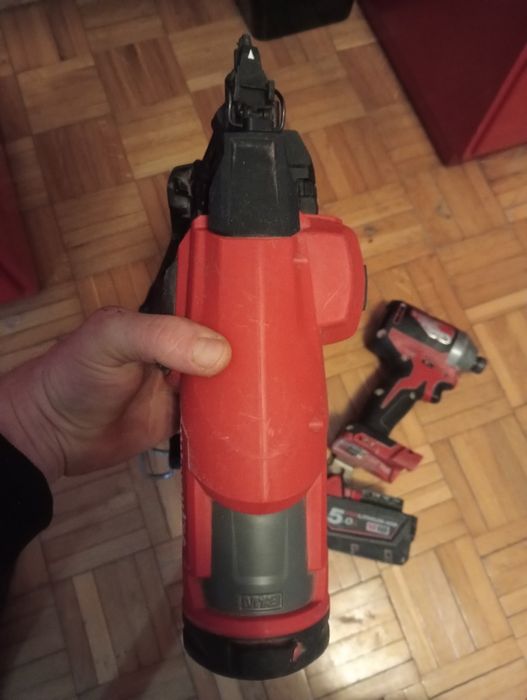 Gwoździarka + zakrętka Milwaukee + bateria sprawne