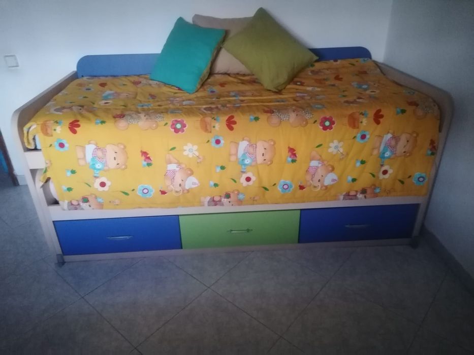 Quarto criança bom estado