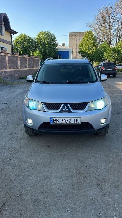 Продам mitsubishi outlander xl