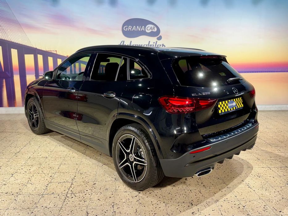 Mercedes-Benz GLA 200 AMG Line foto 3